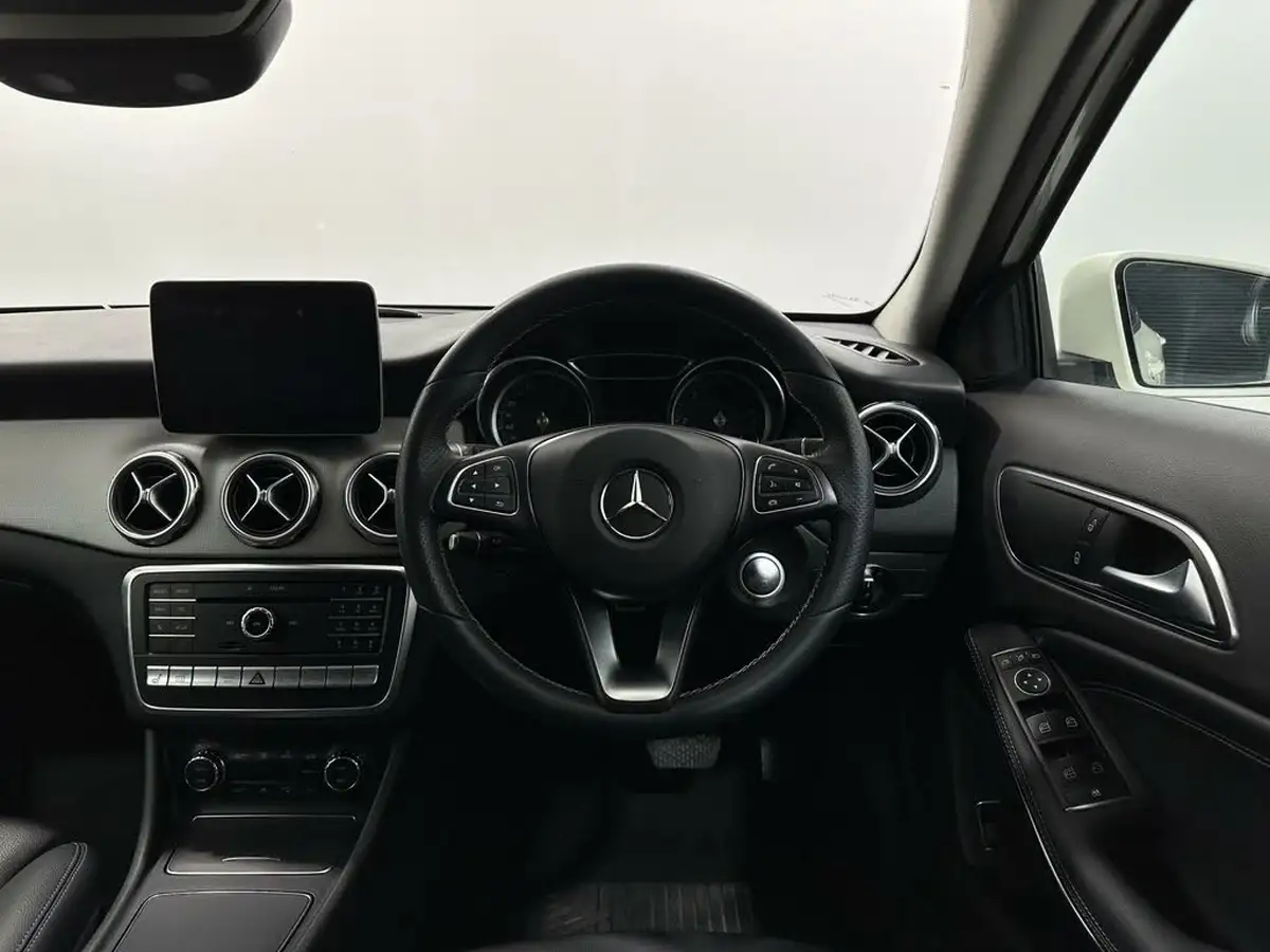 2017-mercedes-benz-gla-class-21d-gla-220d-sport-premiumss-big-10