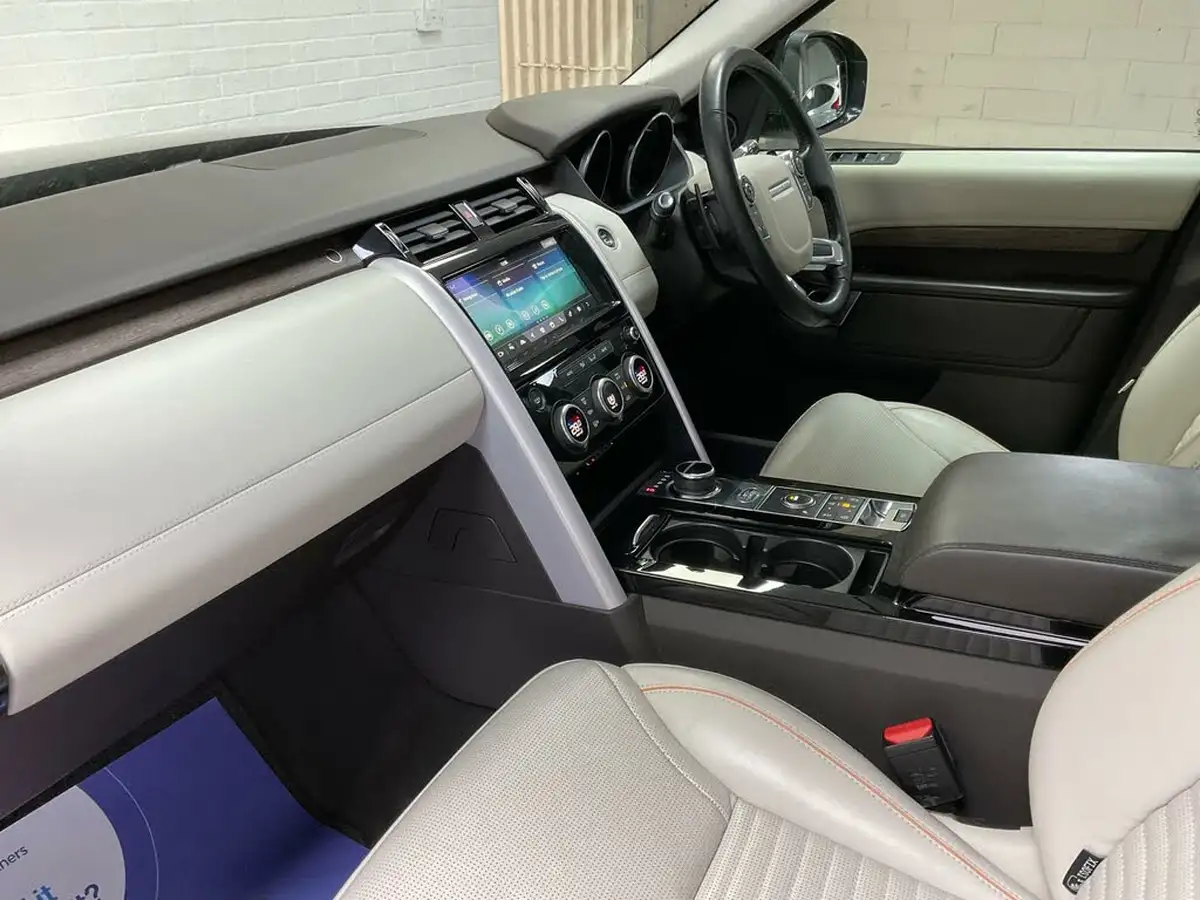2017-land-rover-discovery-30td6-hse-luxury-big-23