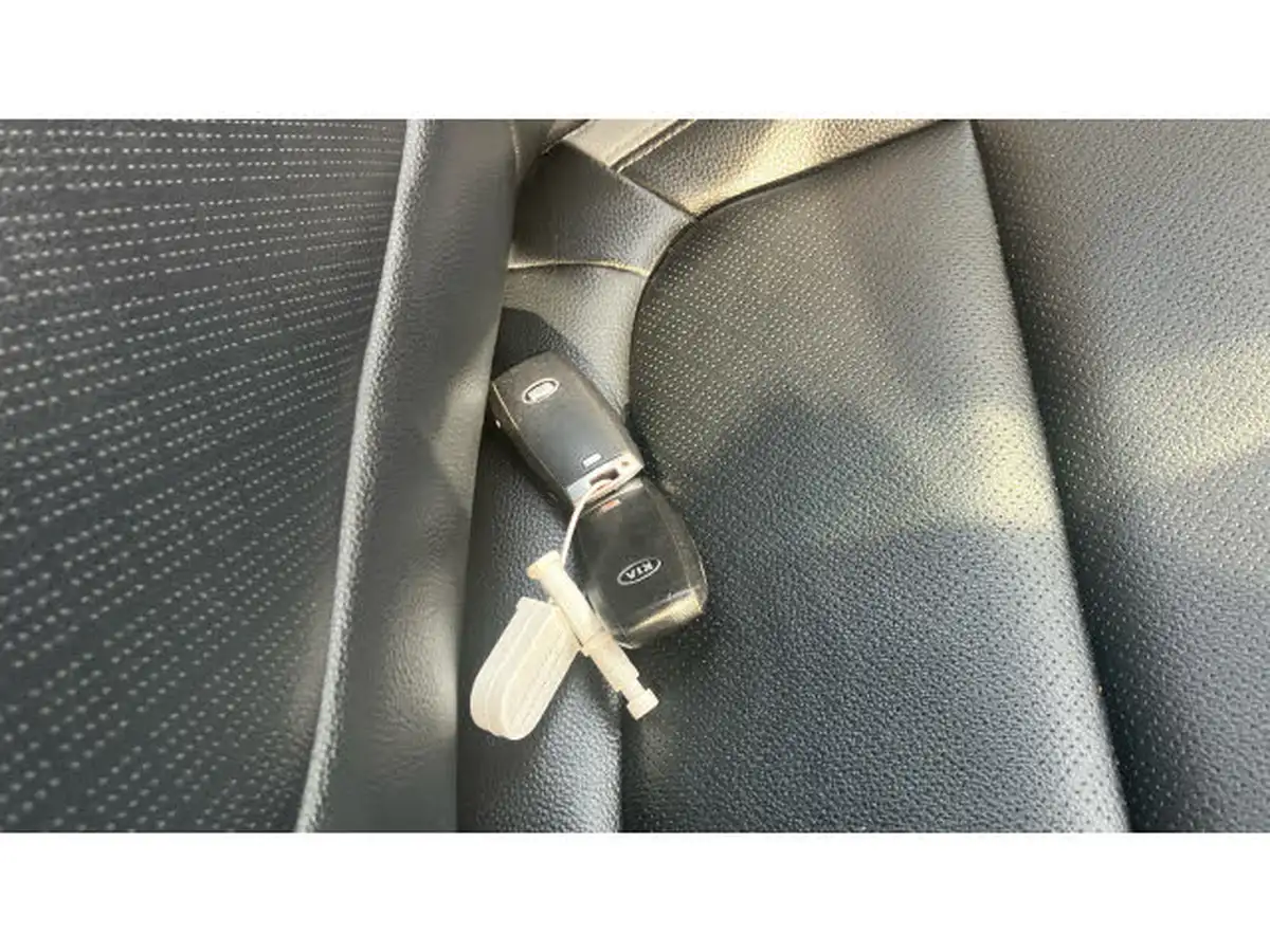 2020-kia-stonic-10-t-gdi-4-dct-big-19