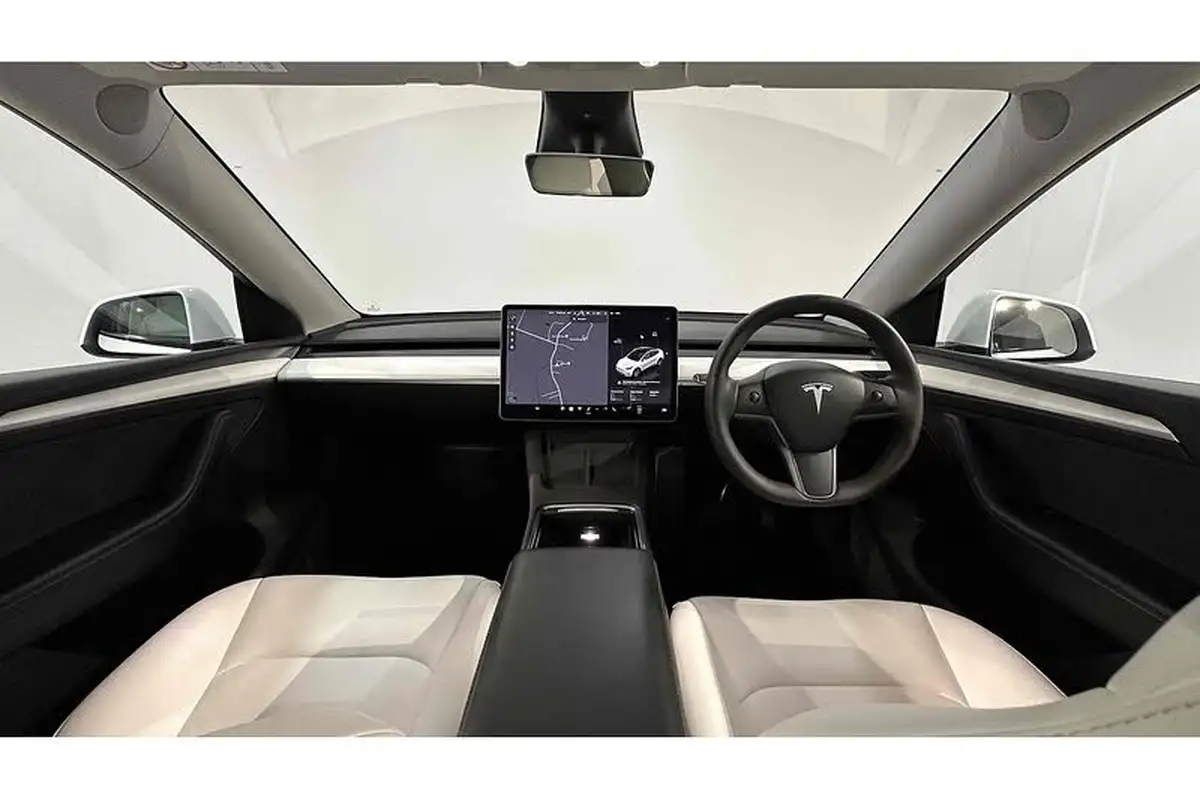 2023-tesla-model-y-e-rwd-big-1