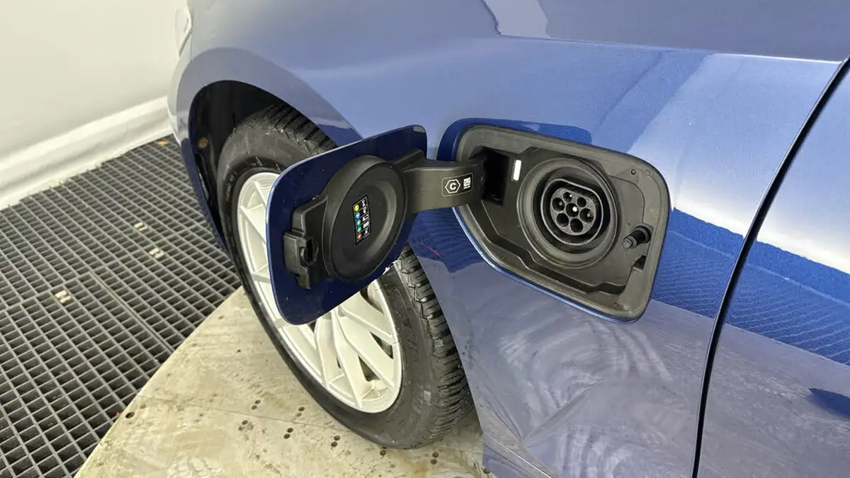 2021-bmw-3-series-20-330e-xdrive-se-pro-saloon-4d-big-28