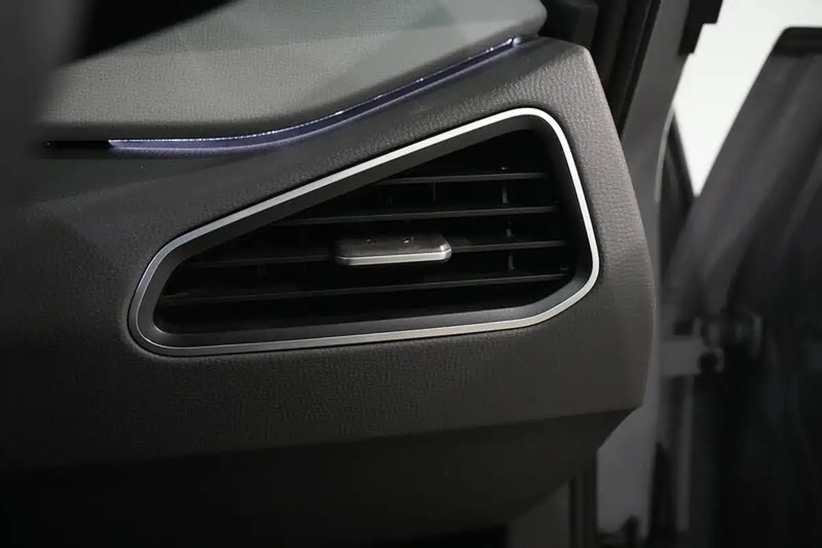 2021-volkswagen-id3-e-family-145ps-big-24