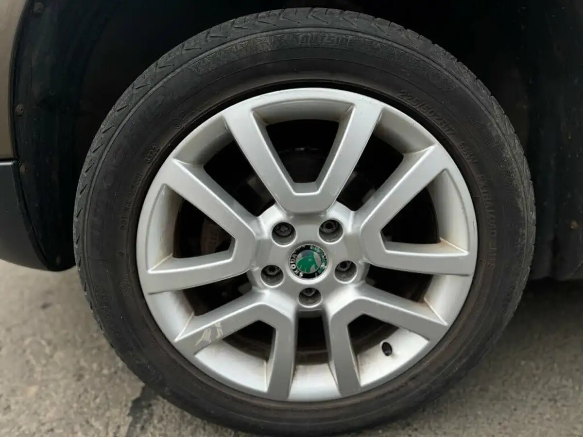 2013-skoda-yeti-12-elegance-105ps-dsg-big-24