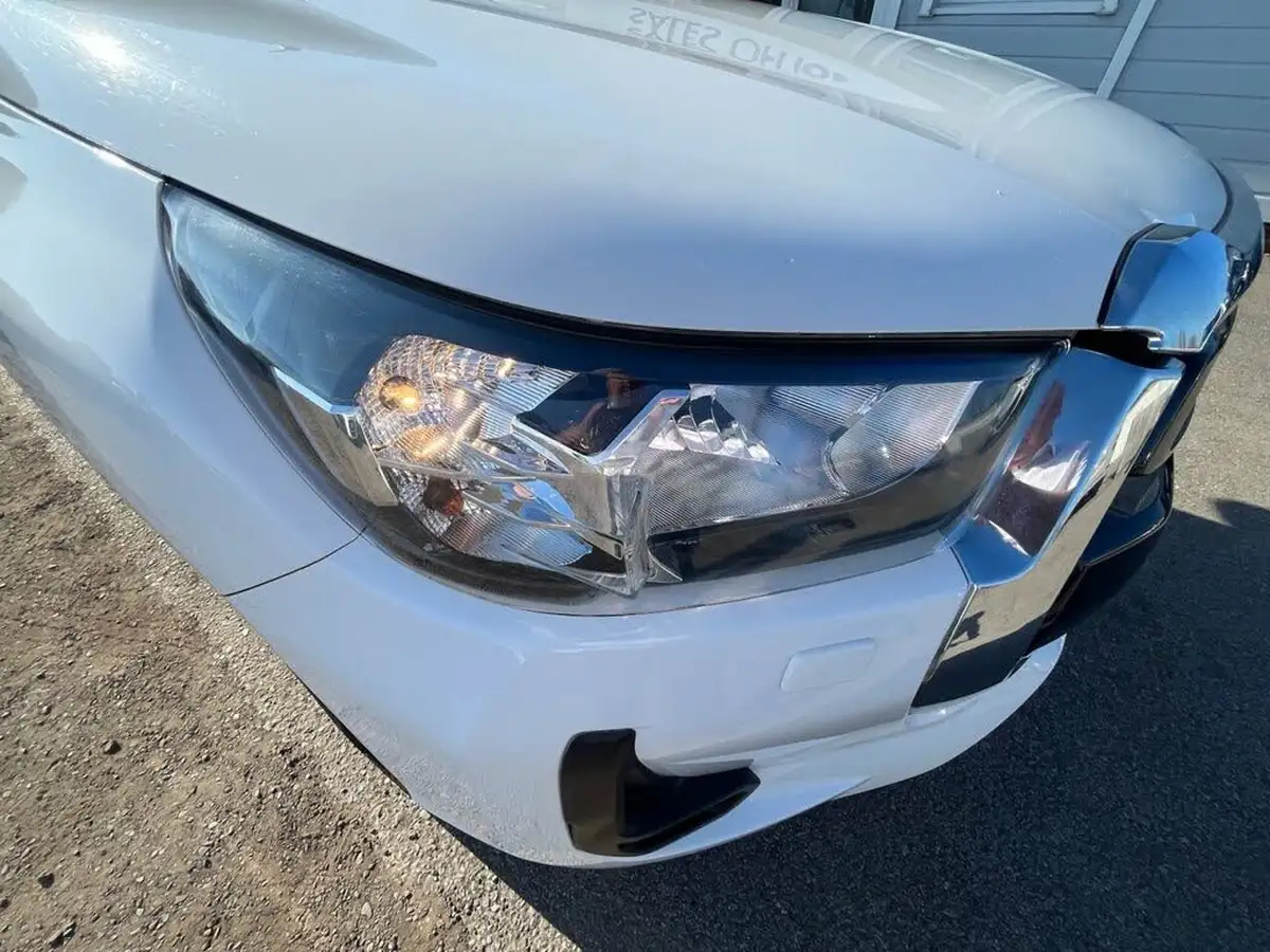 2021-toyota-hi-lux-24d-4d-icon-150hpeu6d-auto-big-14