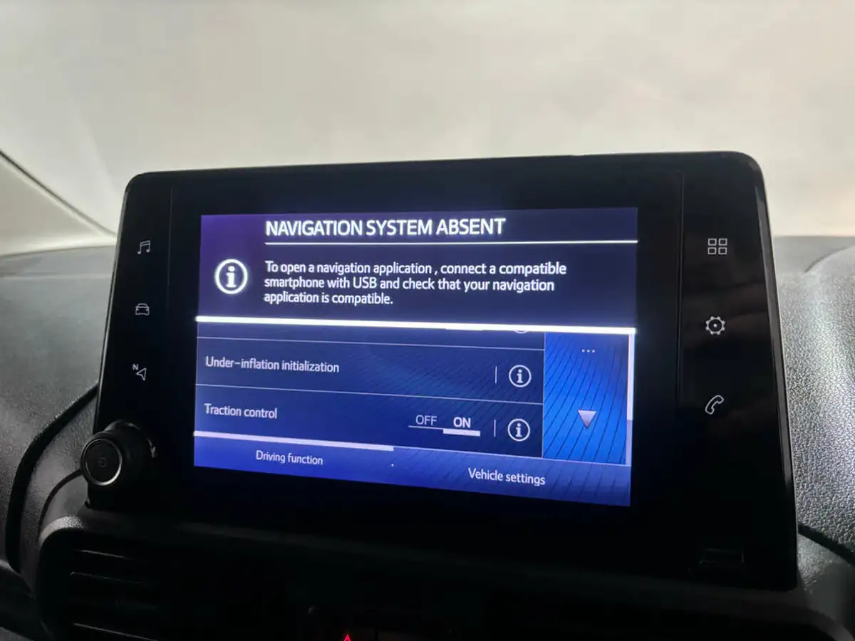 2023-toyota-proace-city-15d-icon-l1-big-20