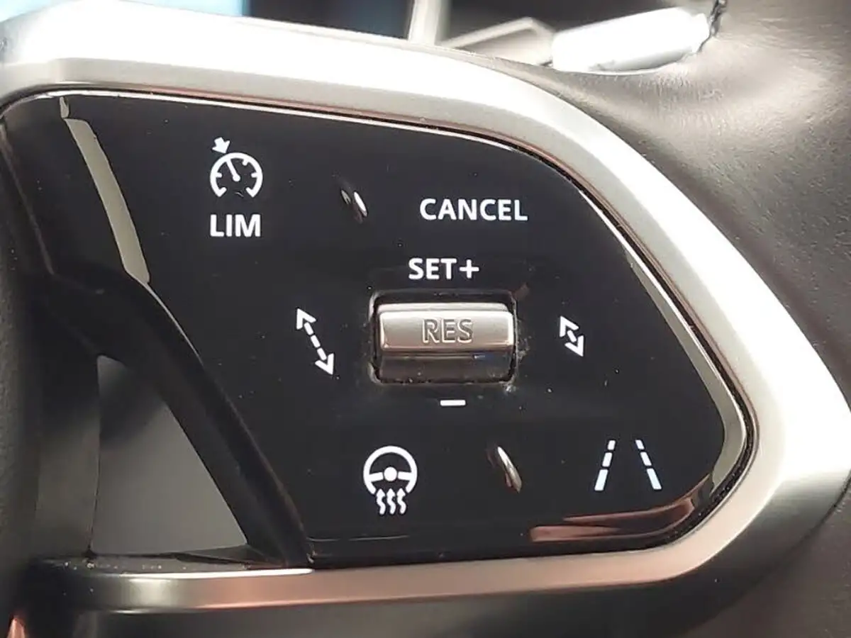 2021-jaguar-i-pace-ev400-black-big-18