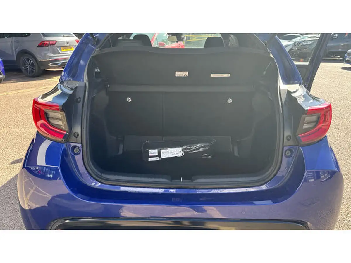 2021-toyota-yaris-15-vvt-i-dynamic-big-13