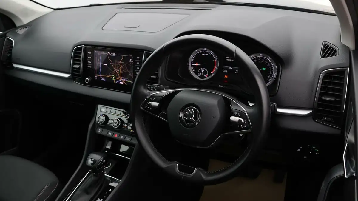 2020-skoda-karoq-15-tsi-se-drive-dsg-big-8