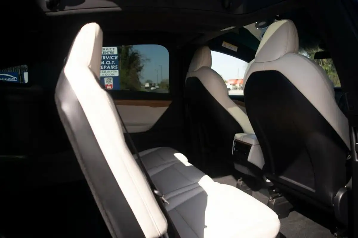 2020-tesla-model-x-e-long-range-big-32