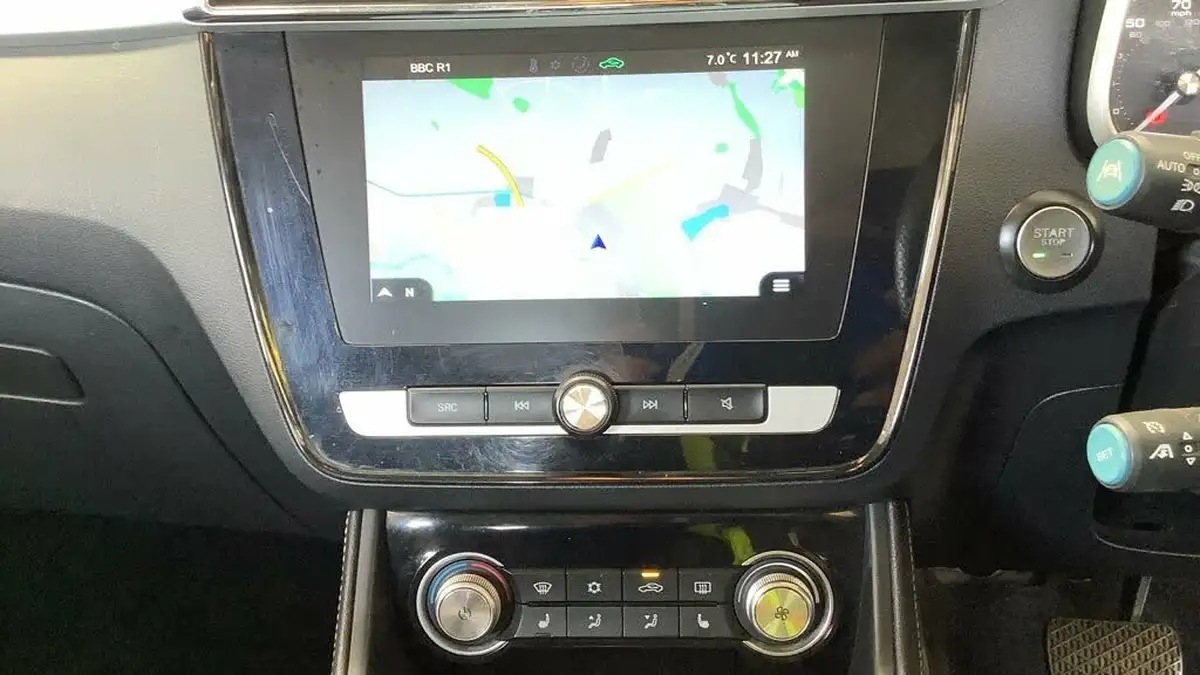 2021-mg-zs-suv-e-exclusive-ev-big-9