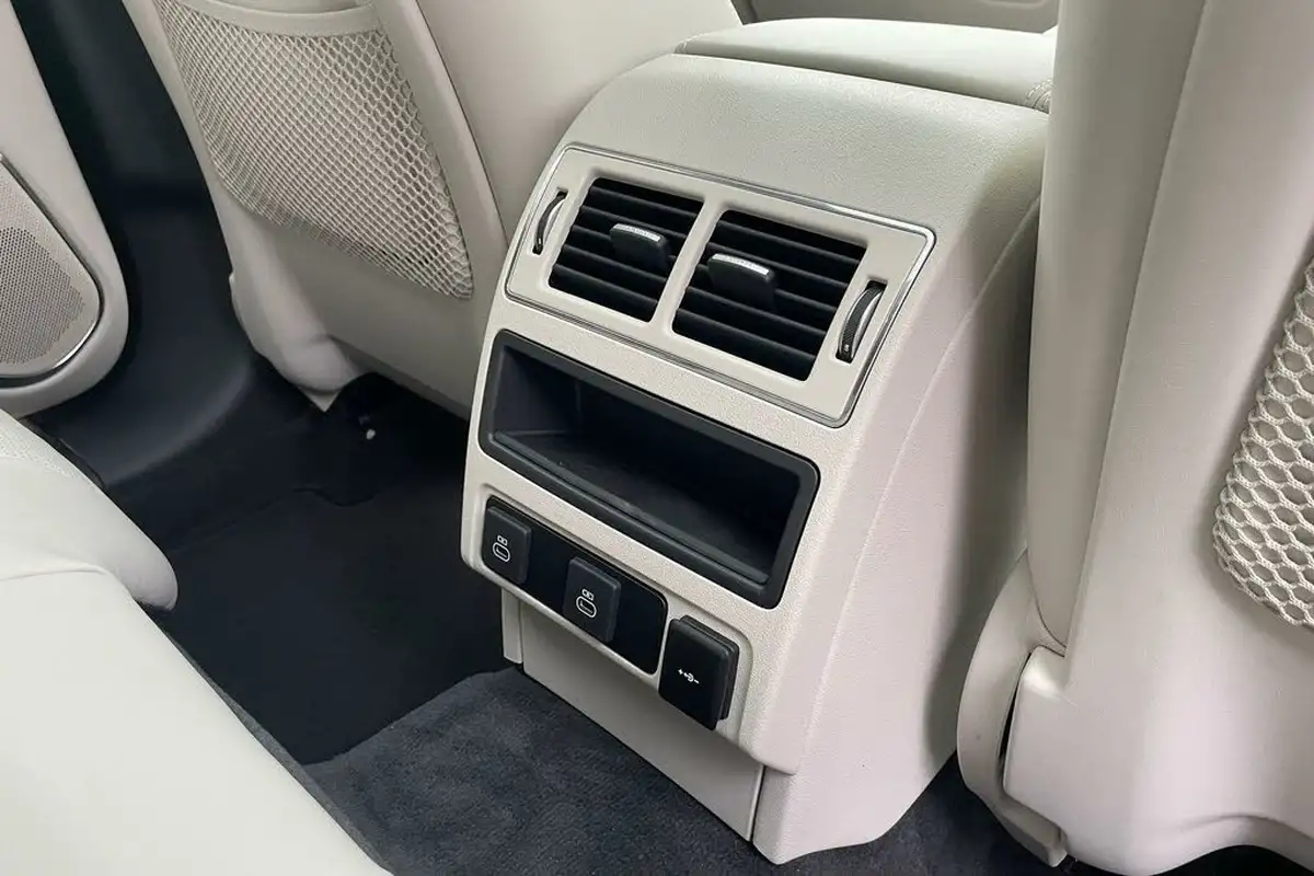 2024-jaguar-f-pace-20-d200-r-dynamic-hse-black-90th-anniversary-edition-big-46