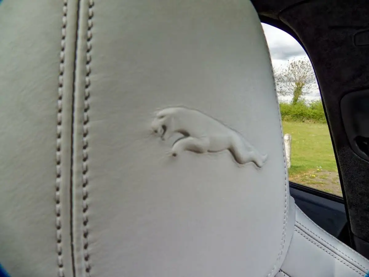 2024-jaguar-f-pace-20-d200-r-dynamic-hse-black-big-46