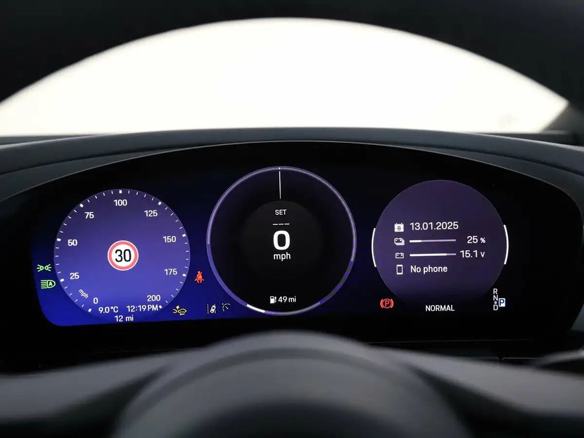 2025-porsche-macan-e-electric-big-20