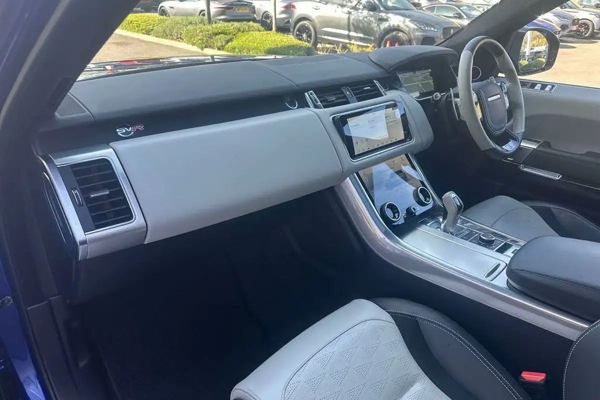 2021-land-rover-range-rover-sport-50-v8-p575-svr-big-43