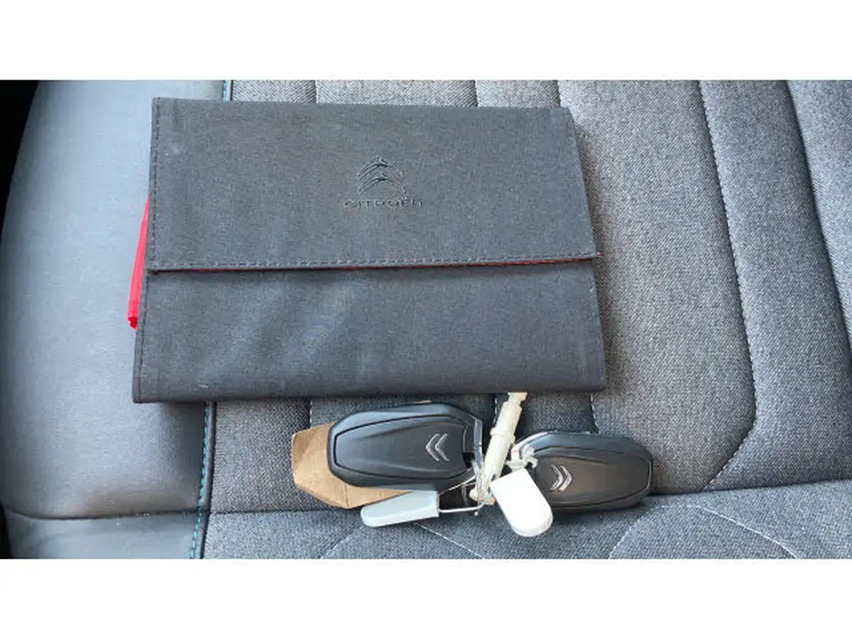 2022-citroen-c4-12-puretech-shine-130ps-big-18
