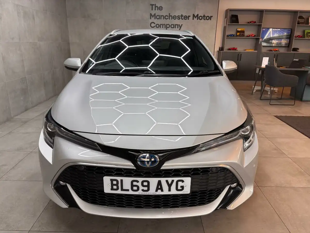 2019-toyota-corolla-20-vvt-i-excel-spare-wheel-touring-sports-big-4