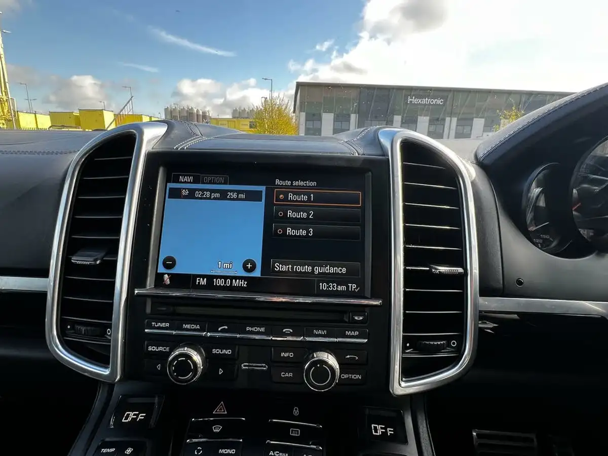 2012-porsche-cayenne-30-s-big-72