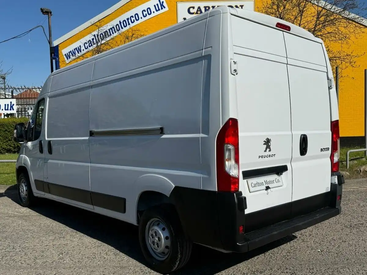 2022-peugeot-boxer-22-bluehdi-professional-335-l3-h2-panel-big-4