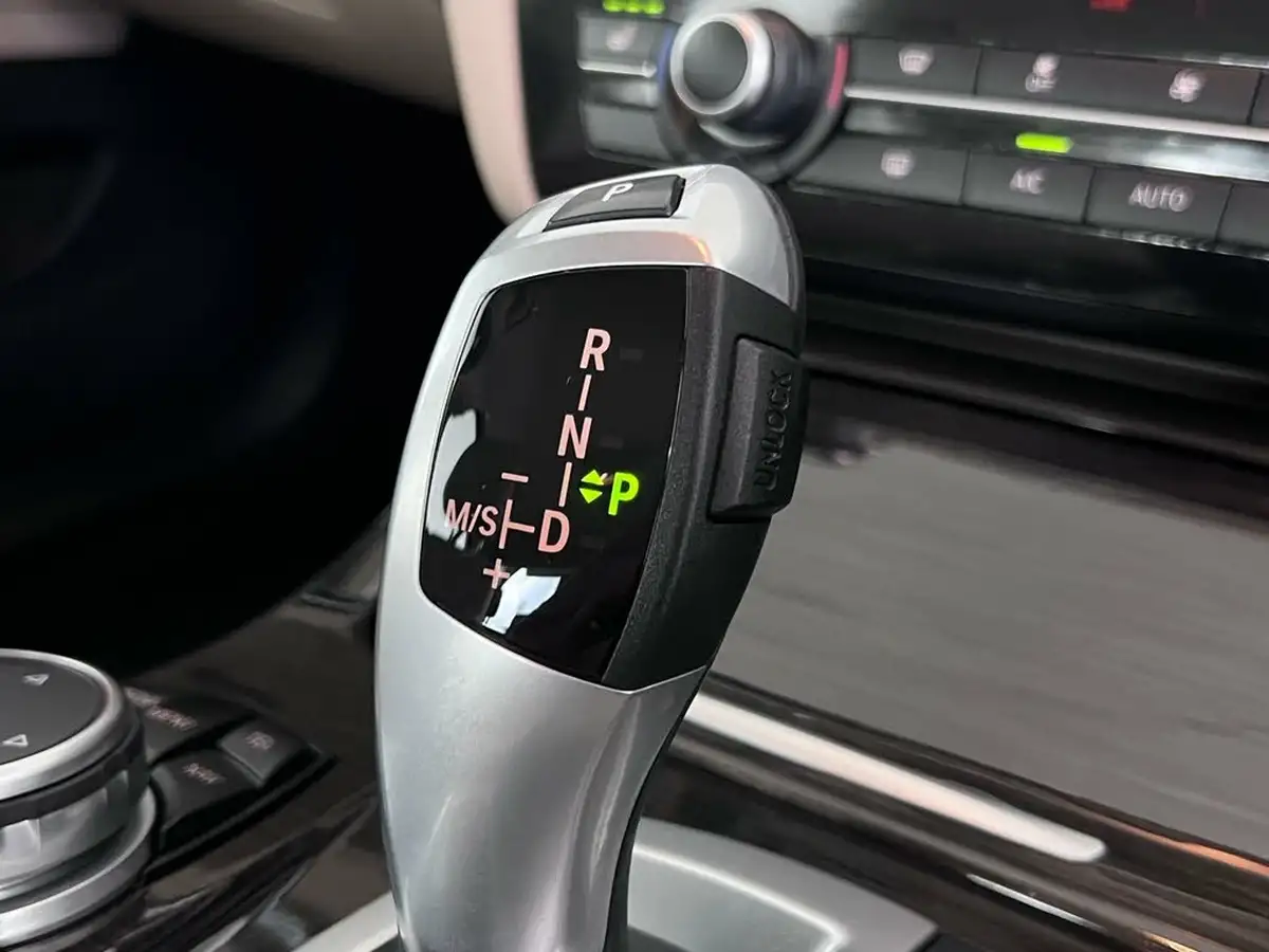 2016-bmw-5-series-20td-520d-luxury-saloon-4d-auto-big-29