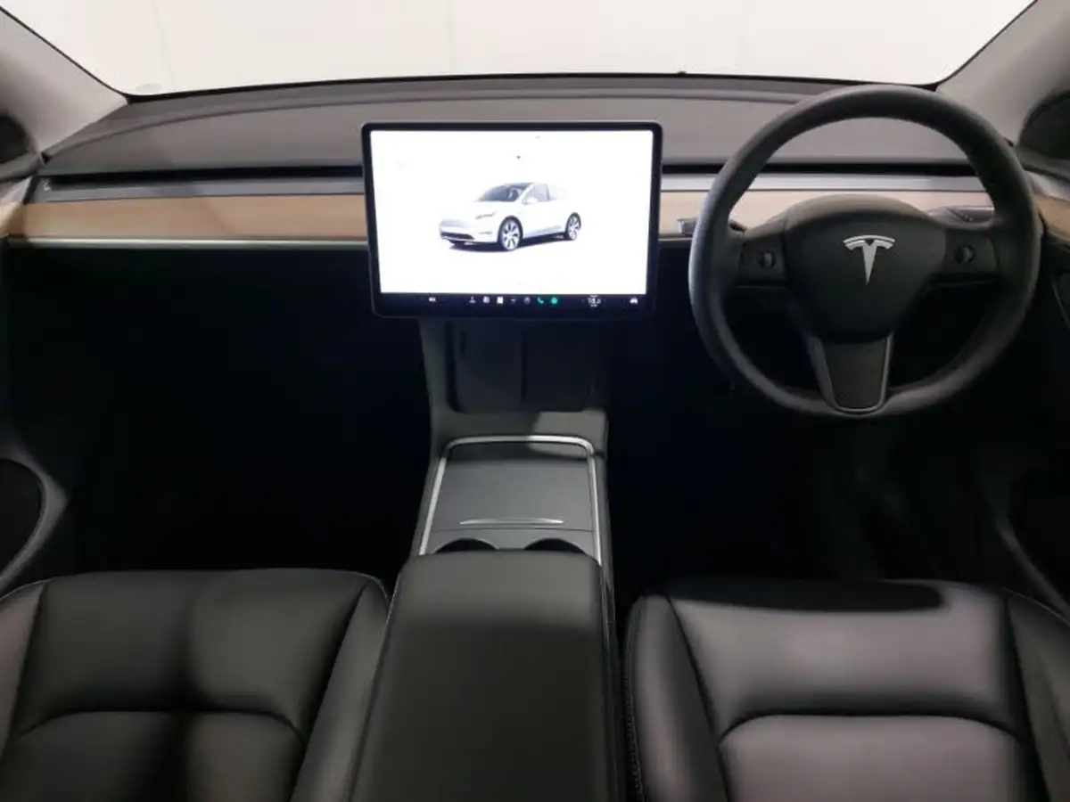 2023-tesla-model-y-e-rwd-big-2