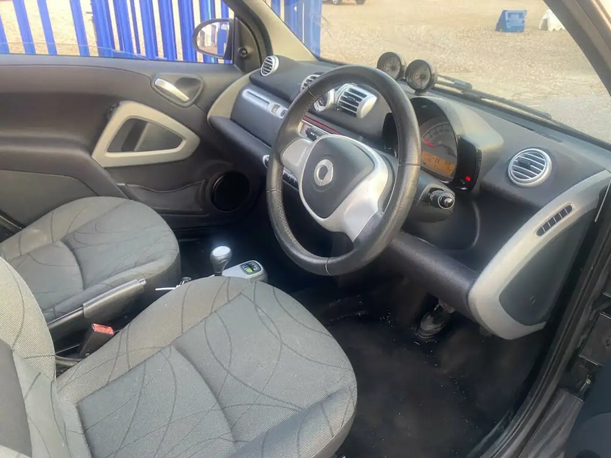 2013-smart-fortwo-10-passion-71bhp-coupe-big-11