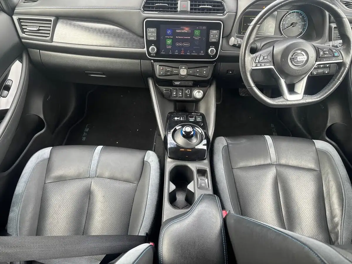 2019-nissan-leaf-e-tekna-big-13