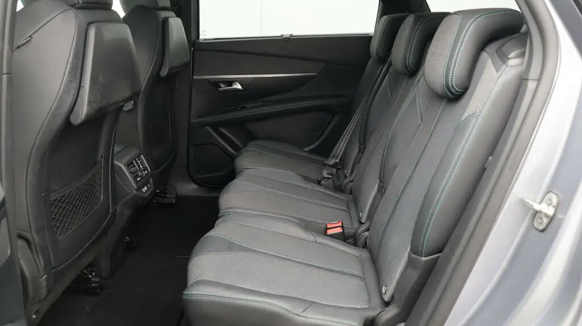 2022-peugeot-5008-suv-12-puretech-allure-premium-big-16