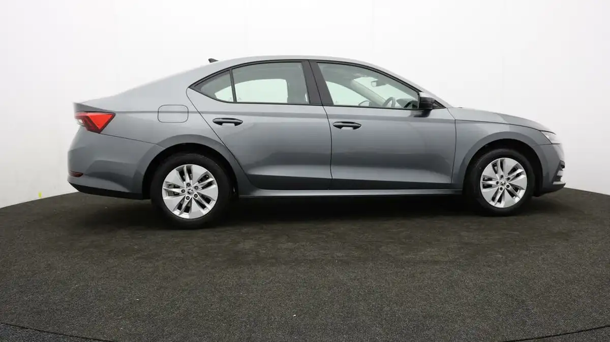 2023-skoda-octavia-10-tsi-e-tec-se-technology-110ps-hatchback-big-29