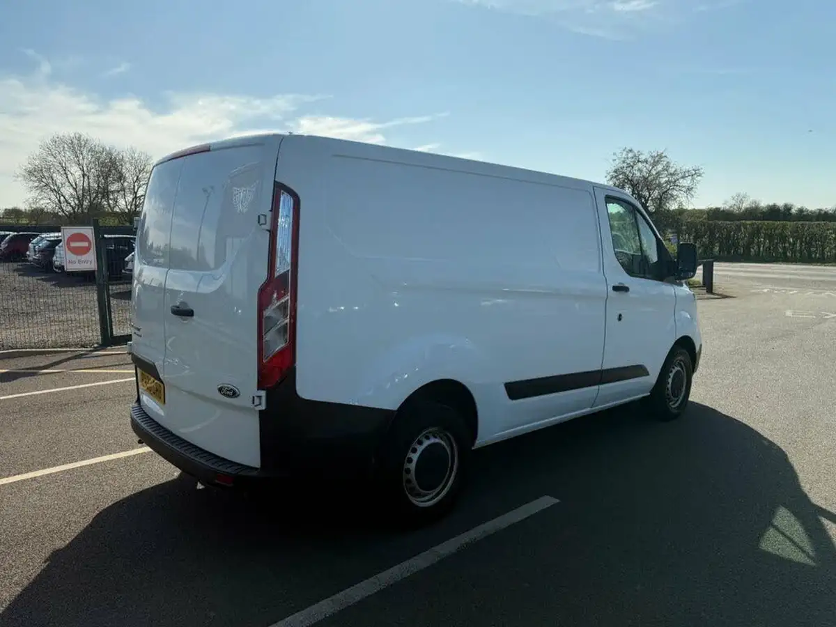 2020-ford-transit-custom-20tdci-300-l1h1-leader-105pseu6dt-panel-van-big-9