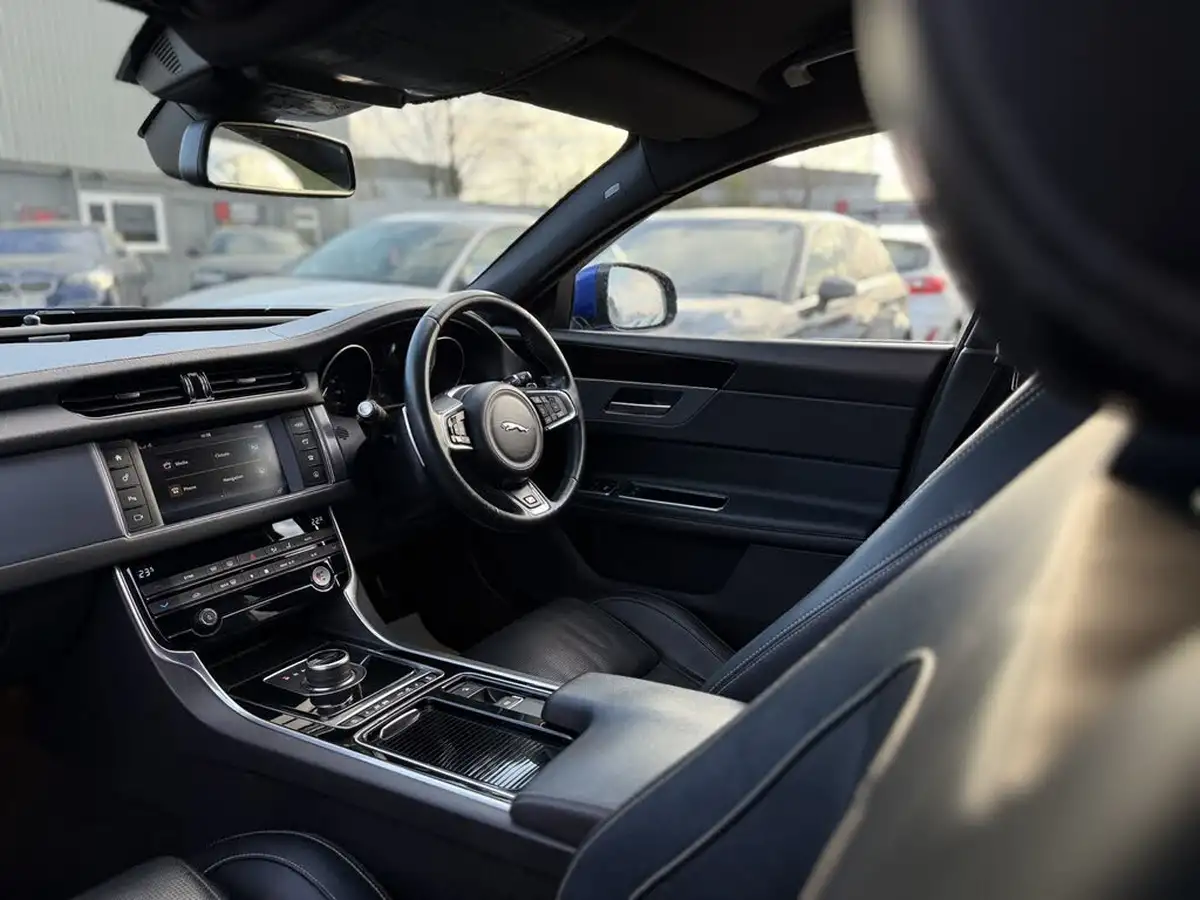 2017-jaguar-xf-20i-r-sport-200ps-saloon-4d-1999cc-big-23