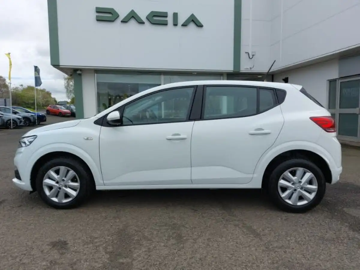 2022-dacia-sandero-10-tce-comfort-90bhp-big-3