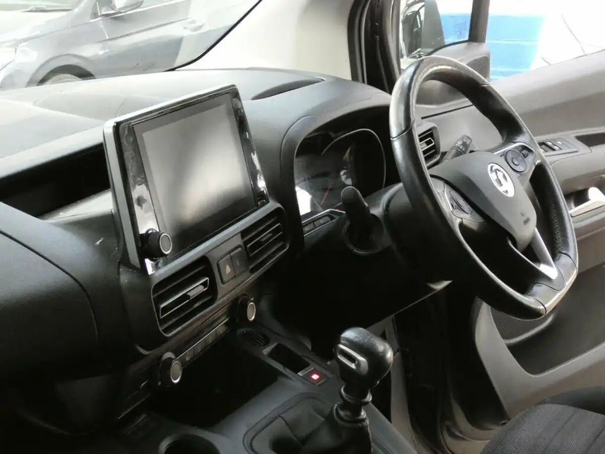 2022-vauxhall-combo-life-15-se-xl-100ps-big-35