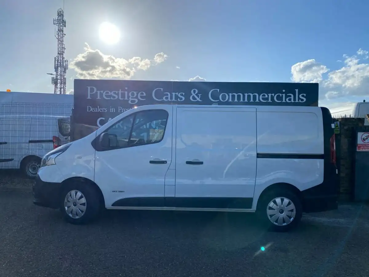 2017-renault-trafic-16dci-sl27-120-business-e6-panel-big-48