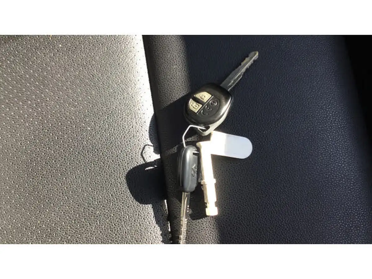 2017-suzuki-jimny-13-sz4-big-17