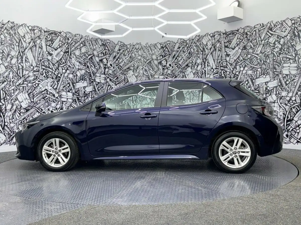 2022-toyota-corolla-18-vvt-i-icon-tech-trk-hatchback-5d-big-10