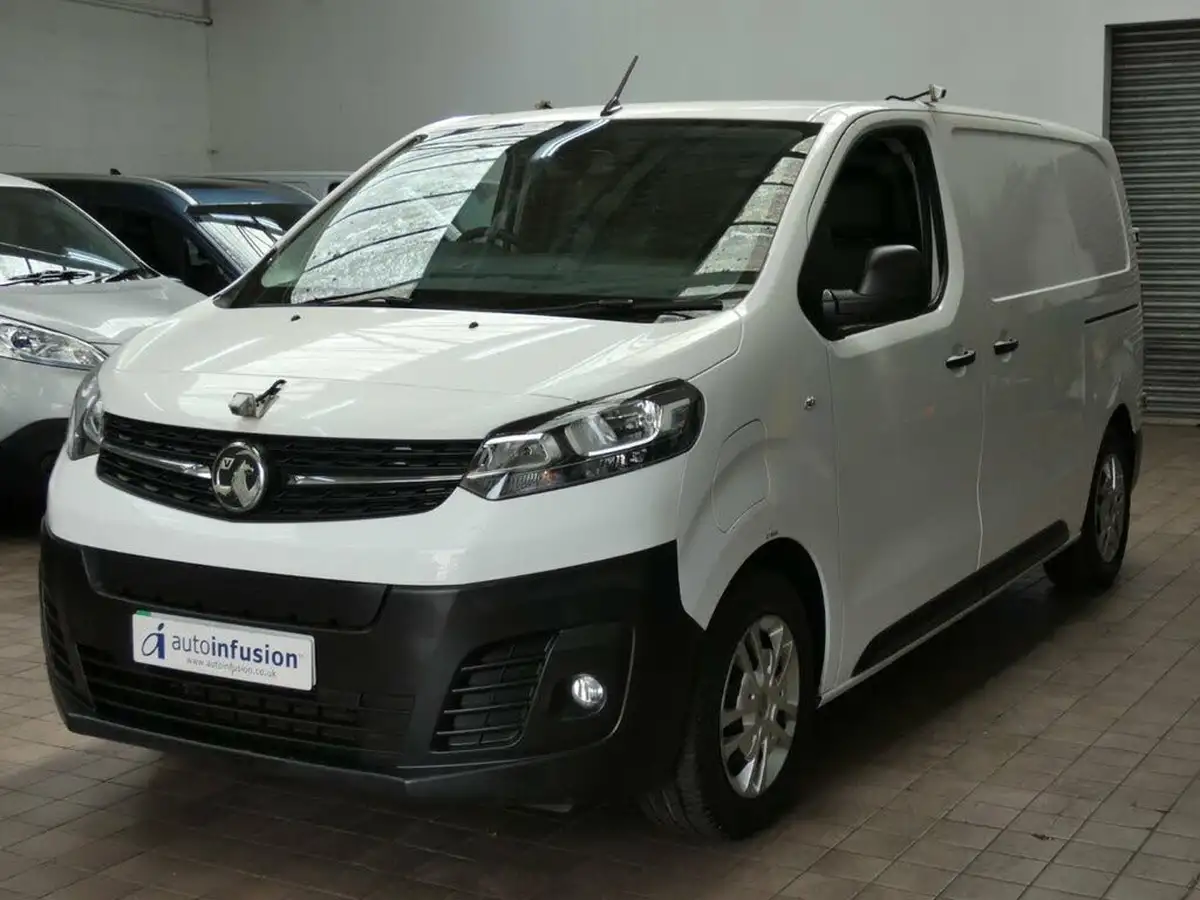 2021-vauxhall-vivaro-big-9