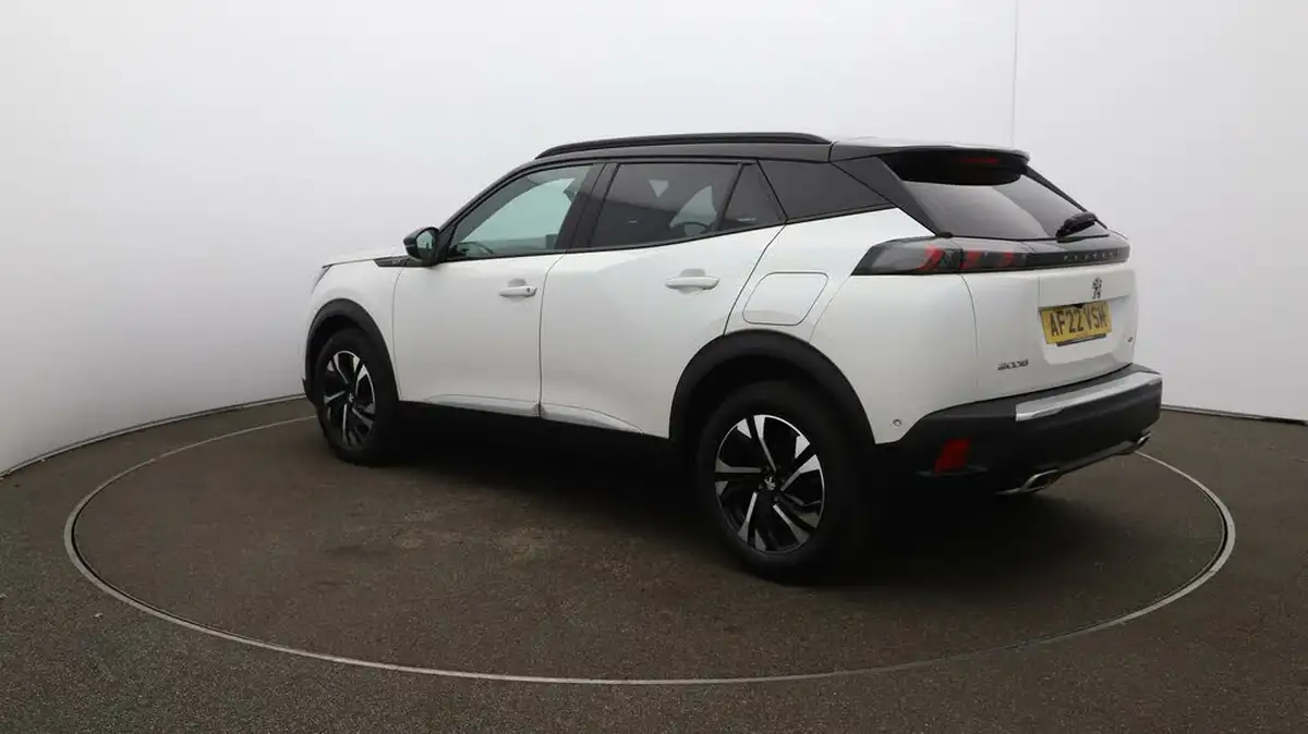 2022-peugeot-2008-suv-12-puretech-gt-big-5