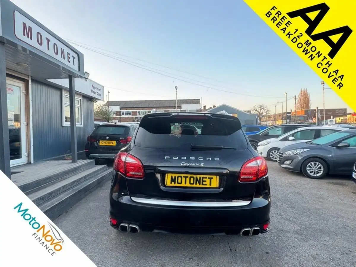 2013-porsche-cayenne-big-23