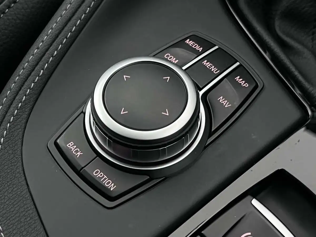 2020-bmw-x1-20-sdrive-20i-xline-big-34