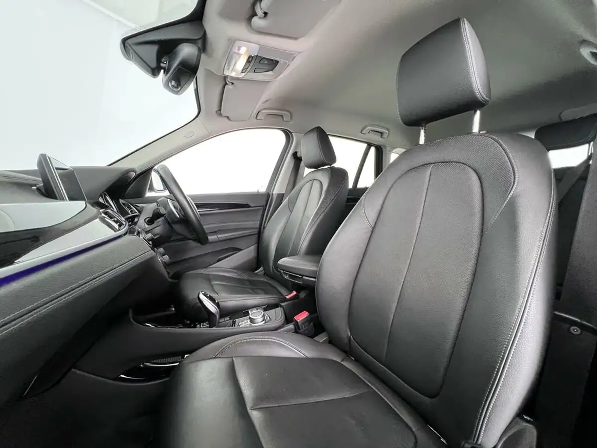 2020-bmw-x1-20-sdrive-20i-xline-big-13