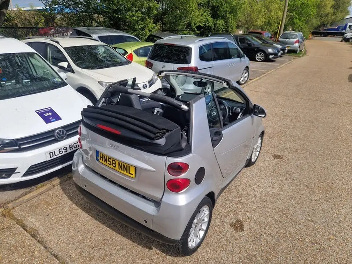 2008-smart-fortwo-10-passion-71bhp-cabriolet-big-7