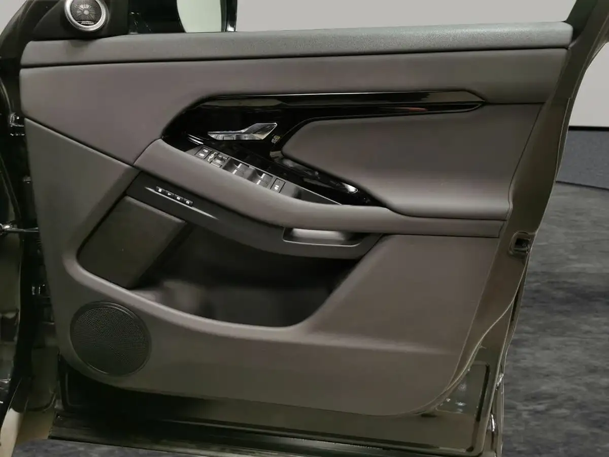 2024-land-rover-range-rover-evoque-15-p270e-dynamic-se-big-30