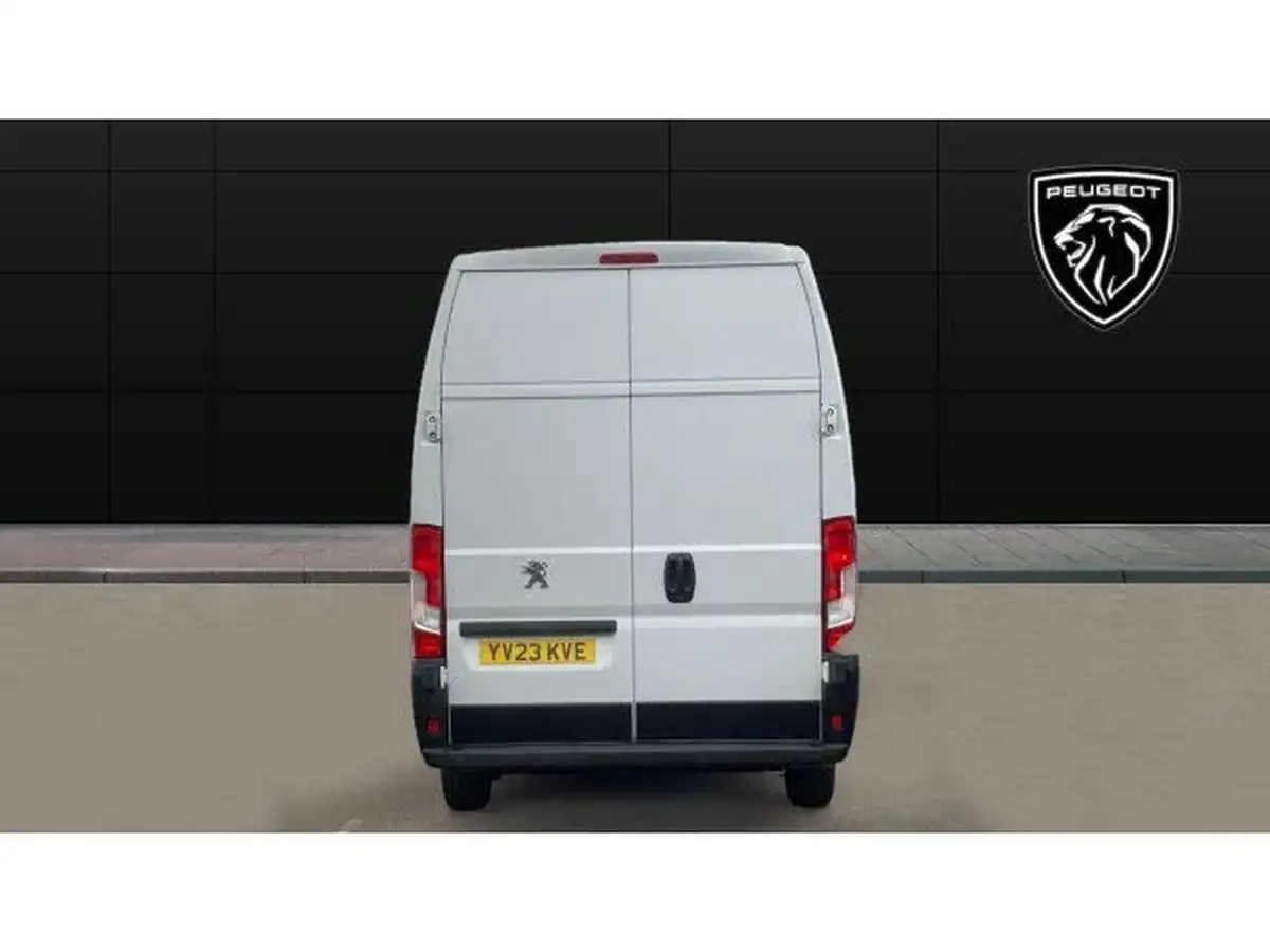 2023-peugeot-boxer-22-bluehdi-professional-premium-435-l4h3-big-5