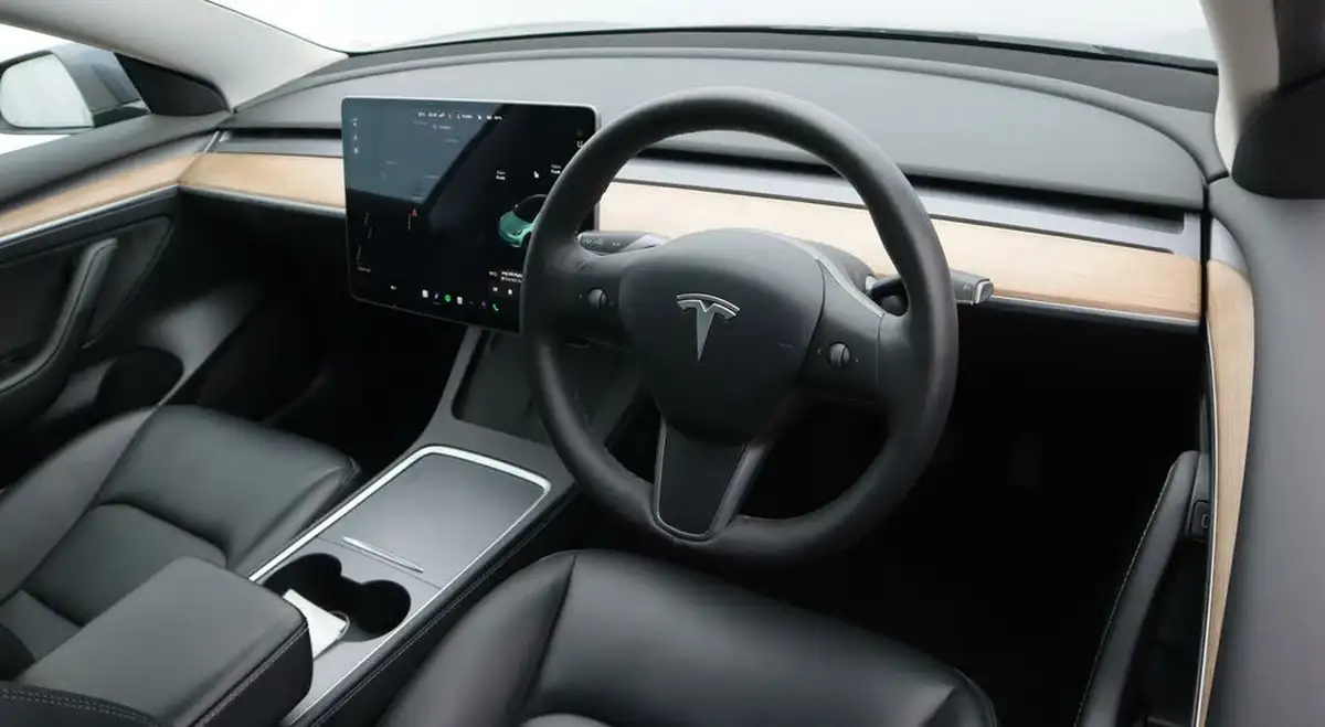 2021-tesla-model-3-e-long-range-awd-big-9