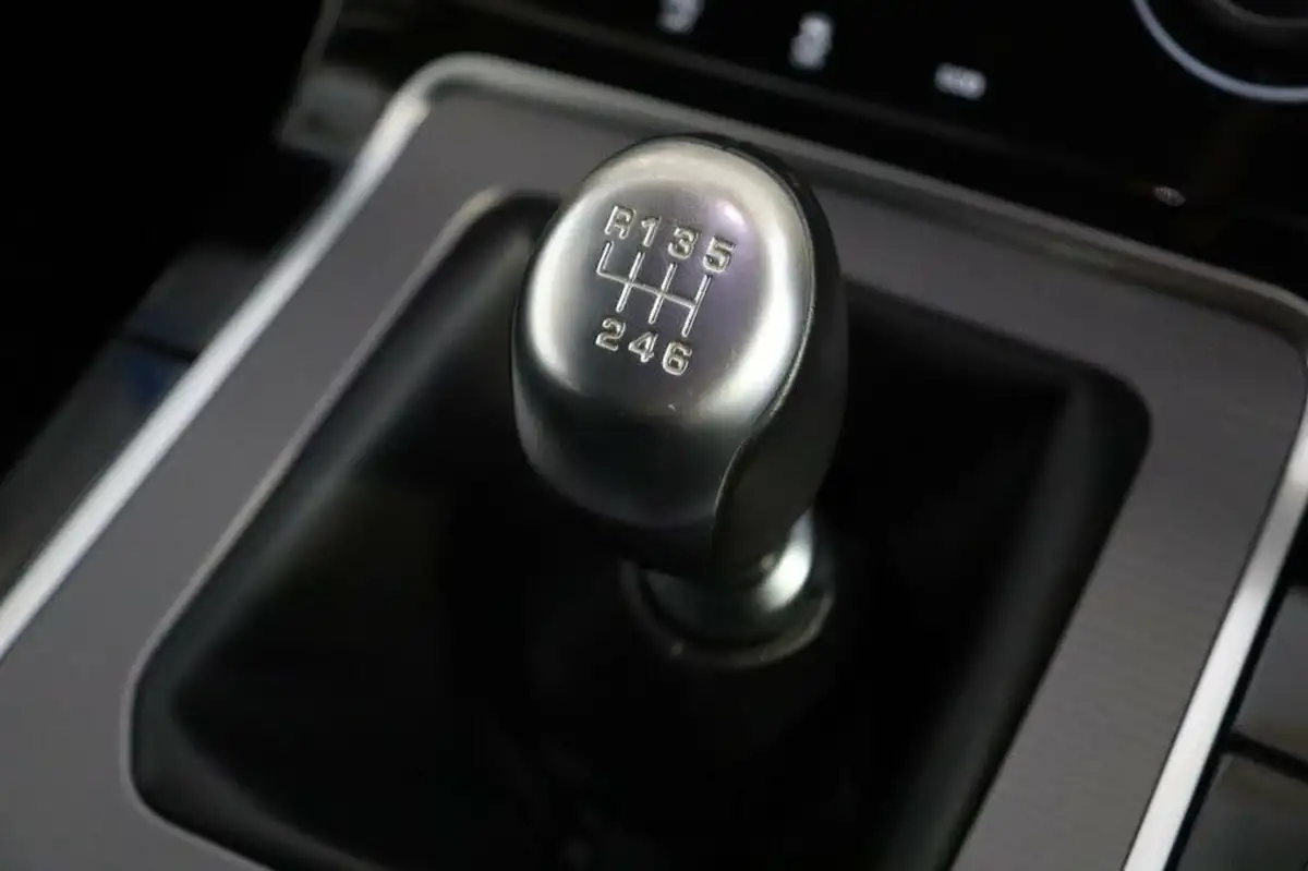 2020-land-rover-range-rover-evoque-20-d150-s-big-32