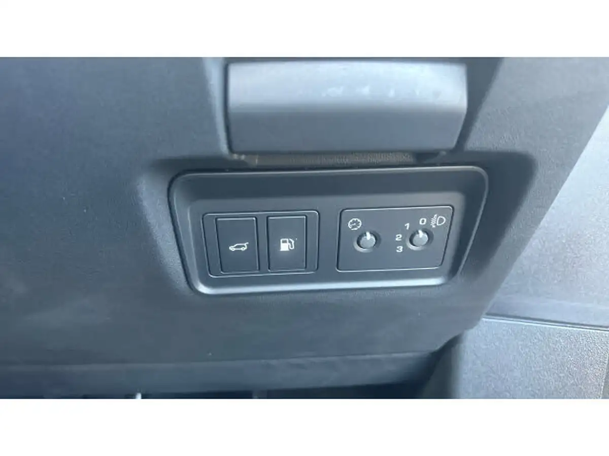 2024-land-rover-range-rover-evoque-15-p300e-s-big-12