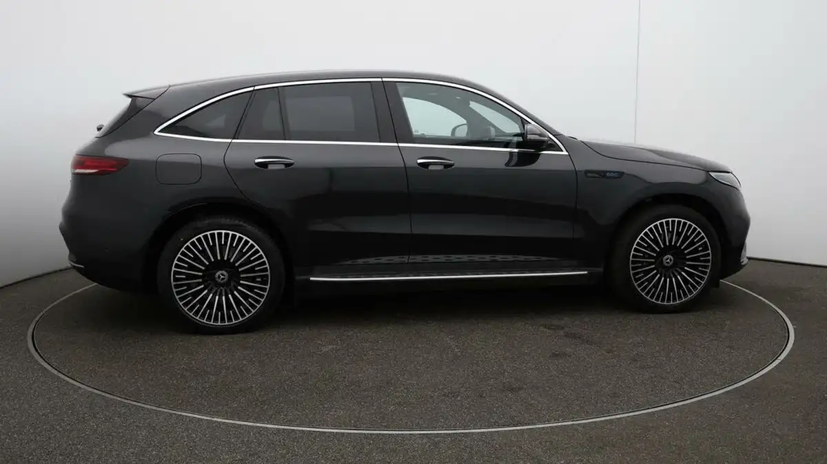 2022-mercedes-benz-eqc-e-eqc-400-amg-line-premium-big-8