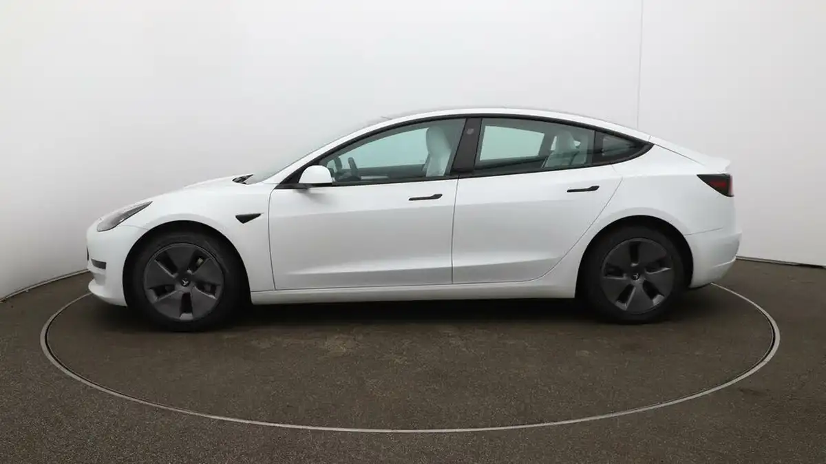 2021-tesla-model-3-e-standard-plus-big-4