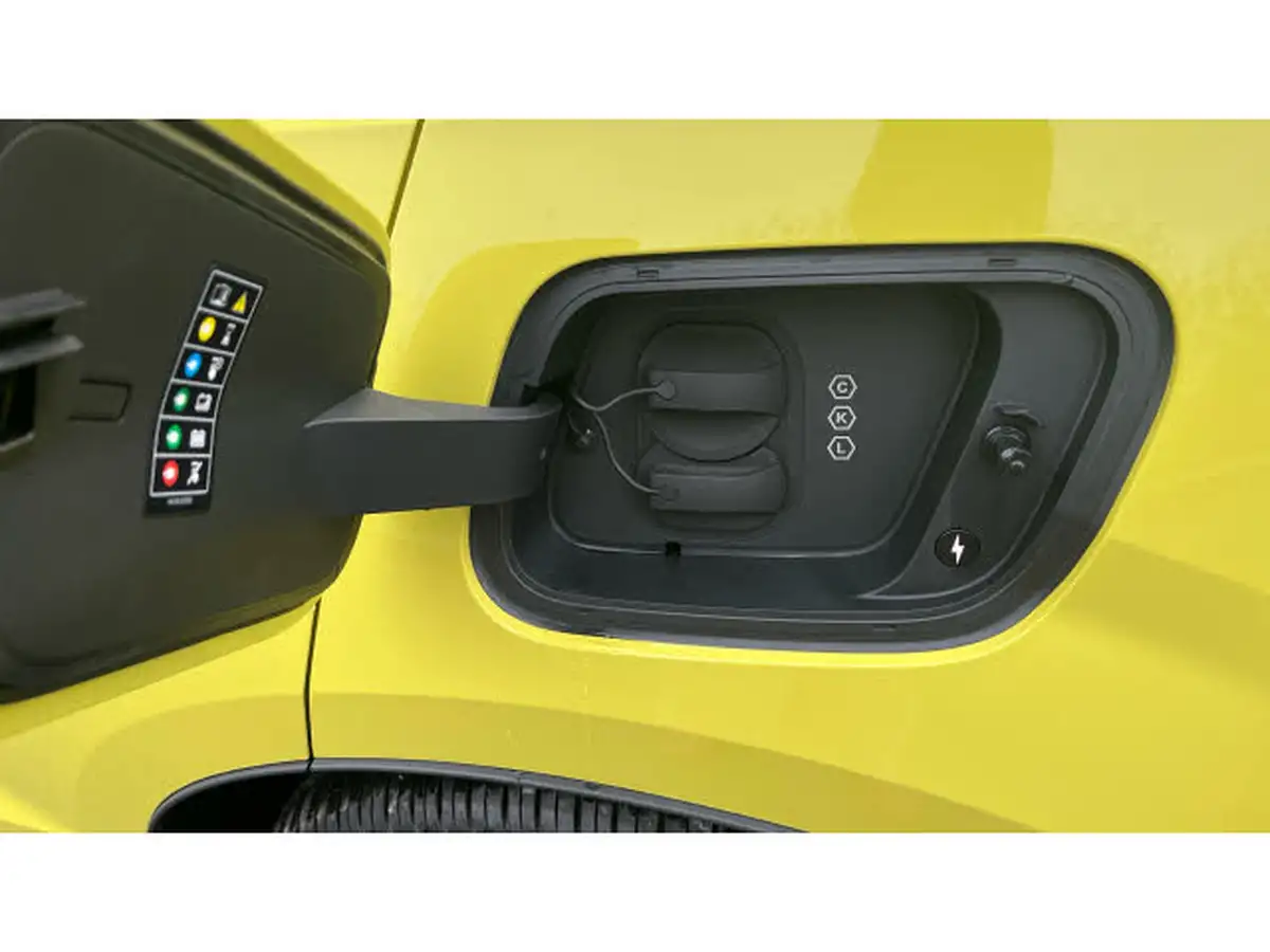 2024-volvo-ex30-e-single-motor-ultra-big-33
