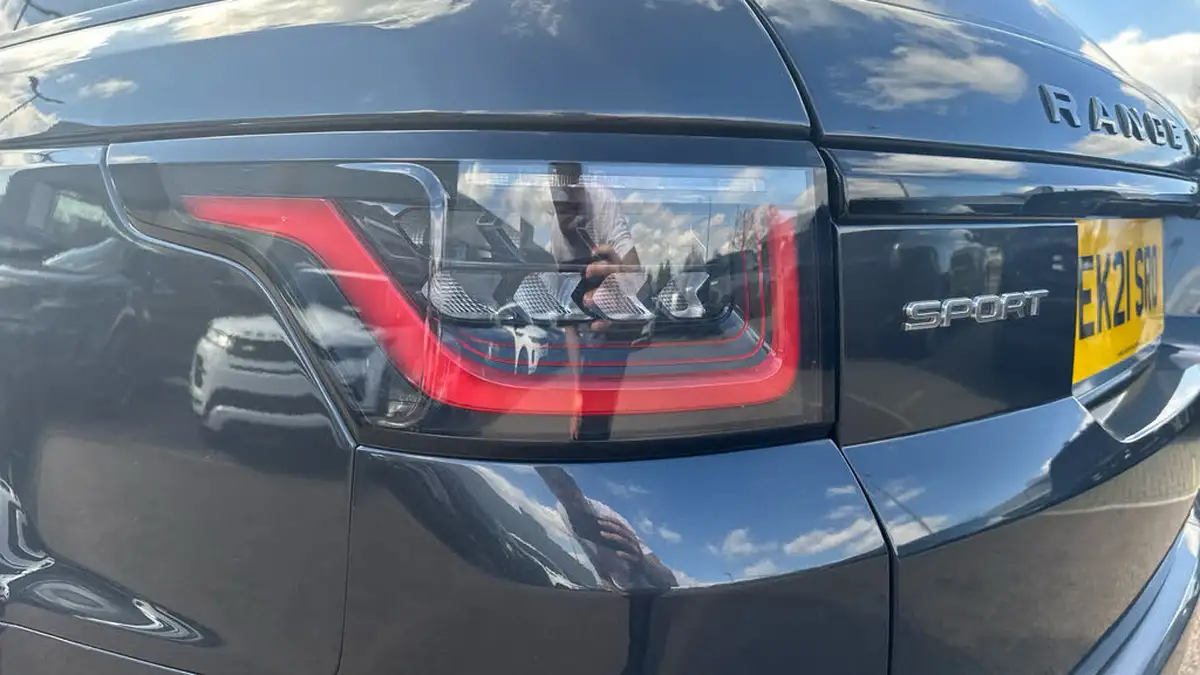 2021-land-rover-range-rover-sport-30-d300-hse-silver-big-18